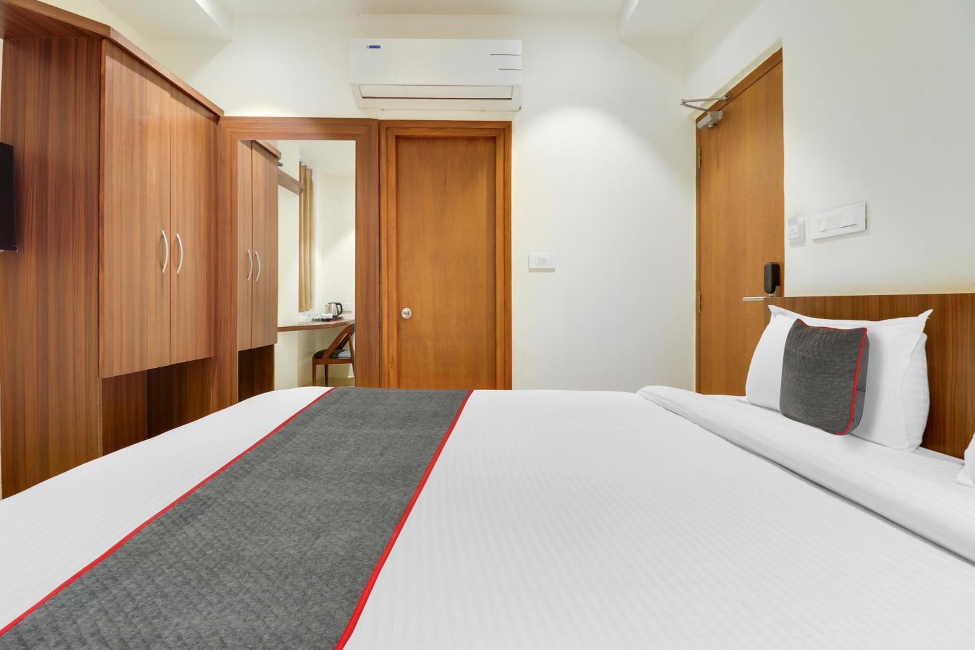 Super Townhouse Rcc Lamps Hotel Visakhapatnam Exterior foto